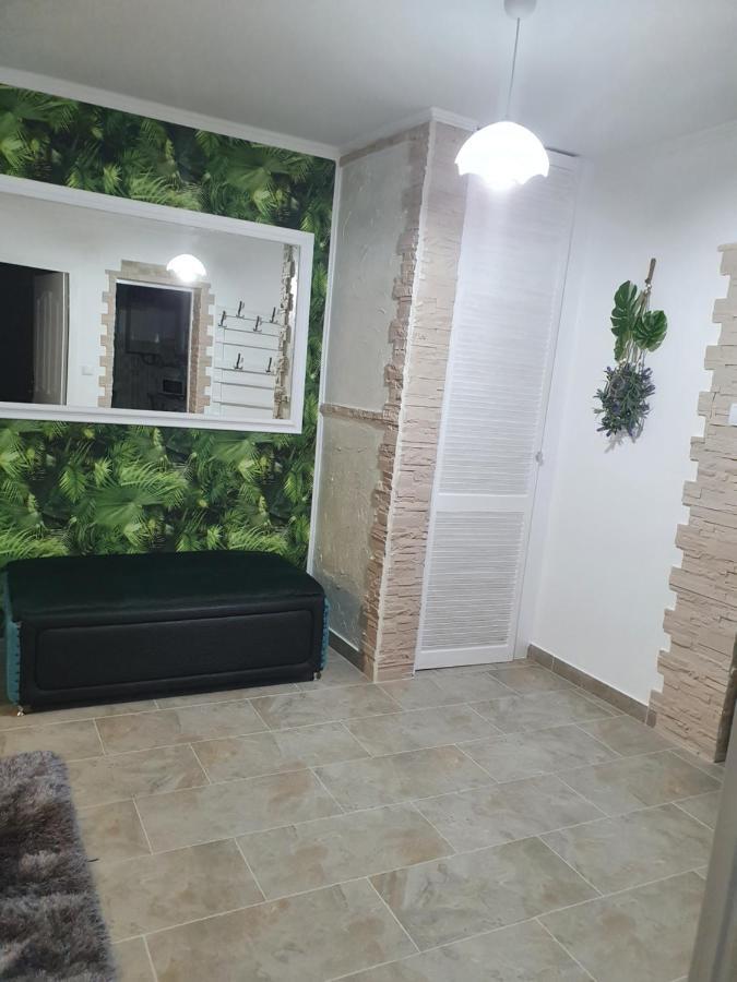 Apartament Tiron In Centru Orasului Gura Humorului Exterior photo